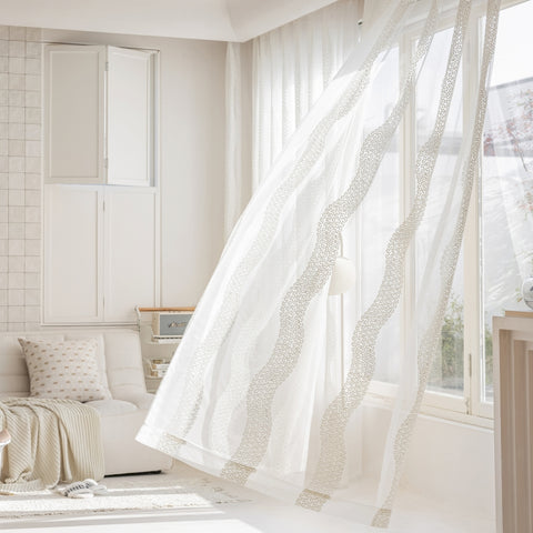 Cortinas transparentes para sala de estar con patrones curvos