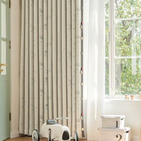 Cortinas infantiles opacas espacio astronautas beige