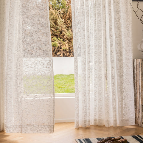 Sala de estar vintage transparente de encaje