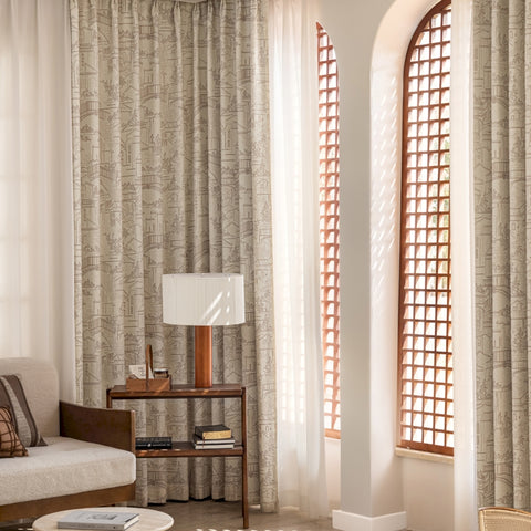 Cortina jacquard beige con motivos bordados