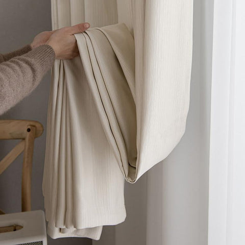 Cortina de dormitorio beige