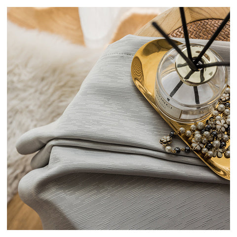 Cortina gris claro
