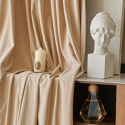 Cortina de terciopelo beige