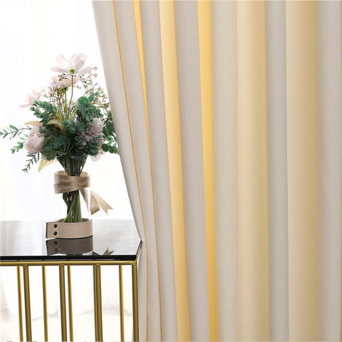 Cortina de terciopelo beige